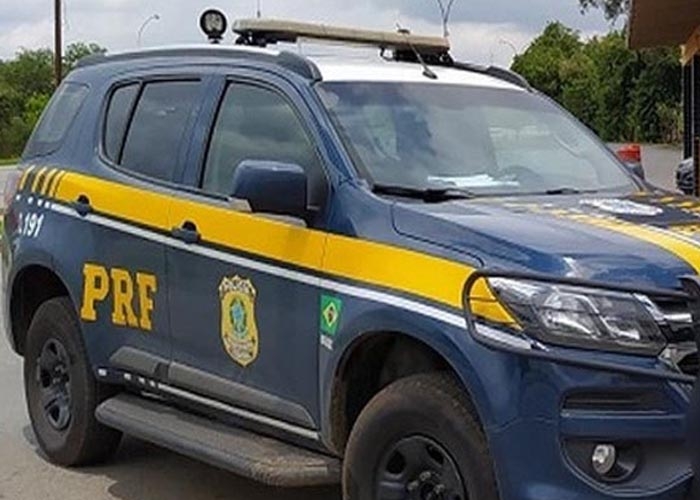Corrida ilegal marcada na Internet junta 300 carros na Serra da