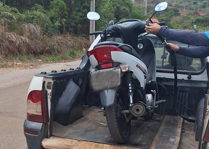 Faixa: 'comando' proíbe pilotos de empinar moto e promete punição em BH
