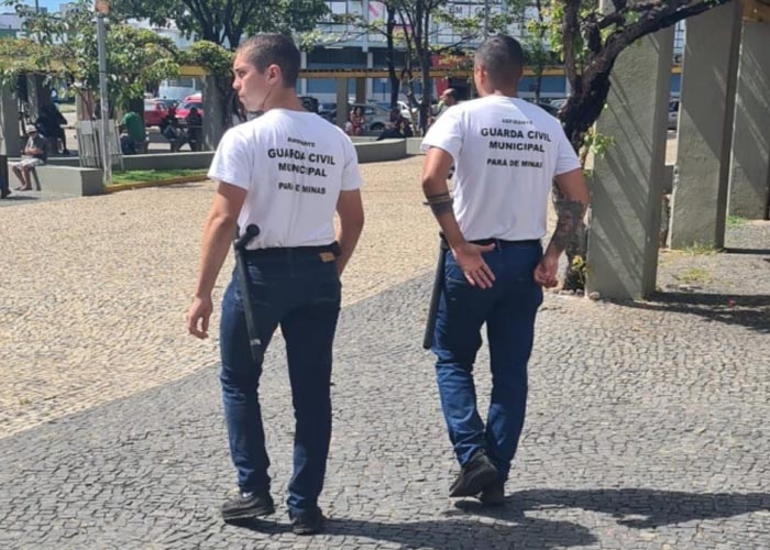Jovem que teve o cabelo queimado na Avenida Brasil acusa agressores de  transfobia: 'Disse que a gente era homem e que era pra jogar futebol com  eles', Rio de Janeiro